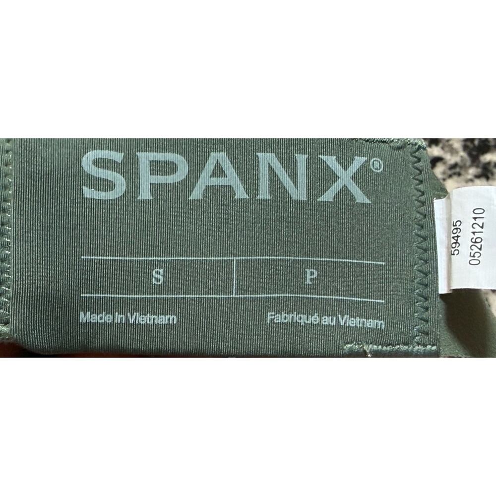 SPANX FlexFeel Medium Impact Sports Bra 50475R Green Sz S - Picture 3 of 4